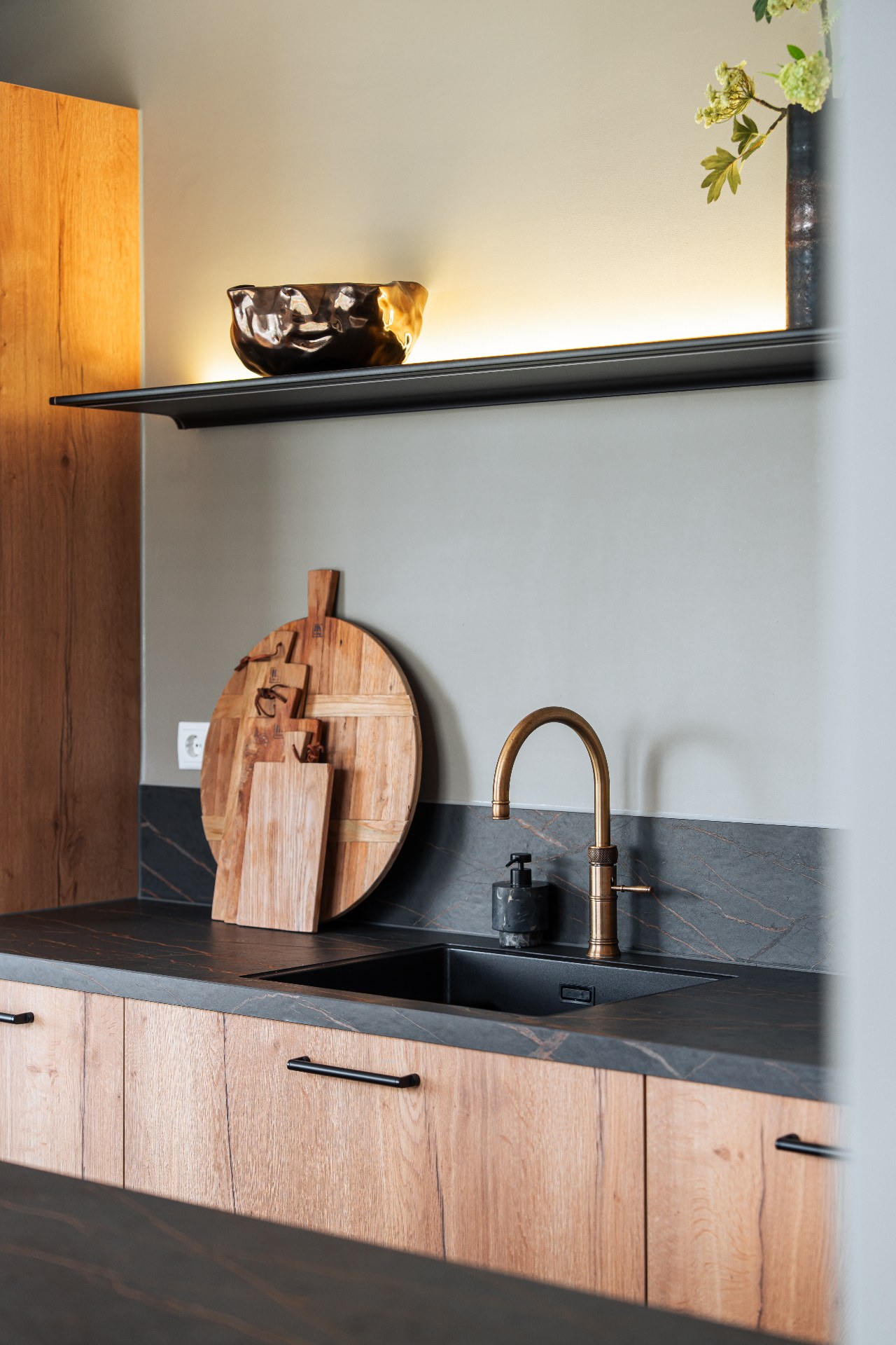 Keuken, Eiken goud bruin & Laurent mat — beeld 3