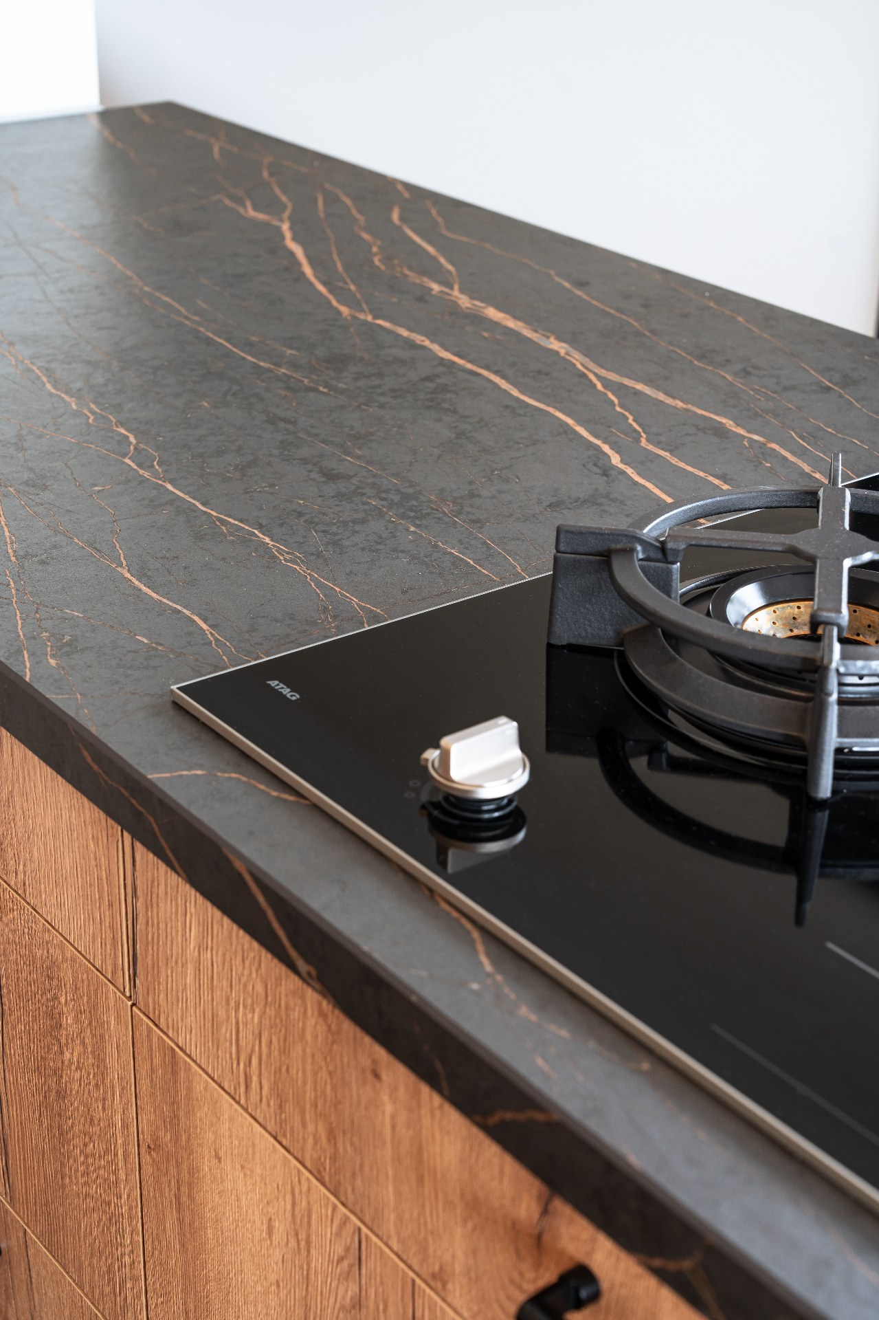 Keuken, Eiken goud bruin & Laurent mat — beeld 4