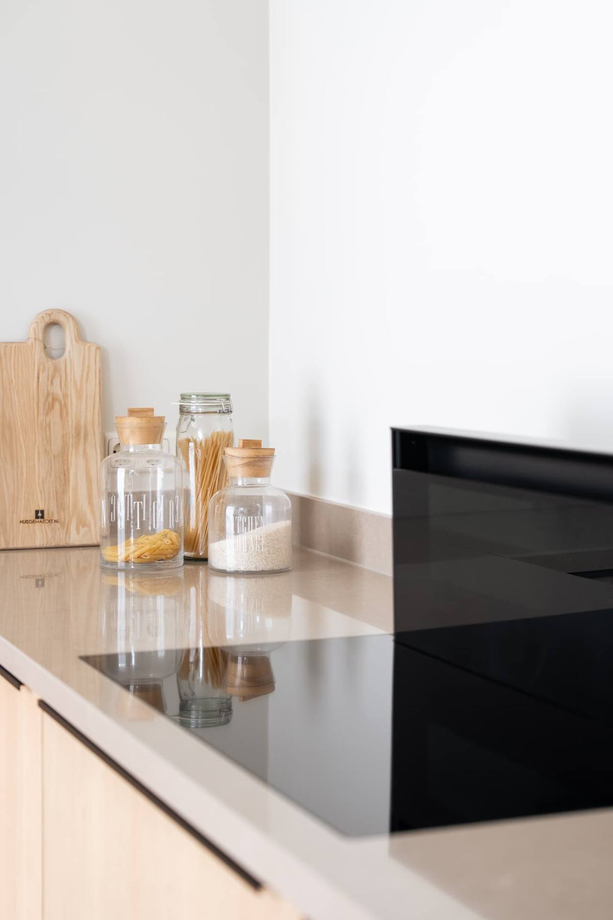 Eiken & Coral clay - glazen servieskast — beeld 7