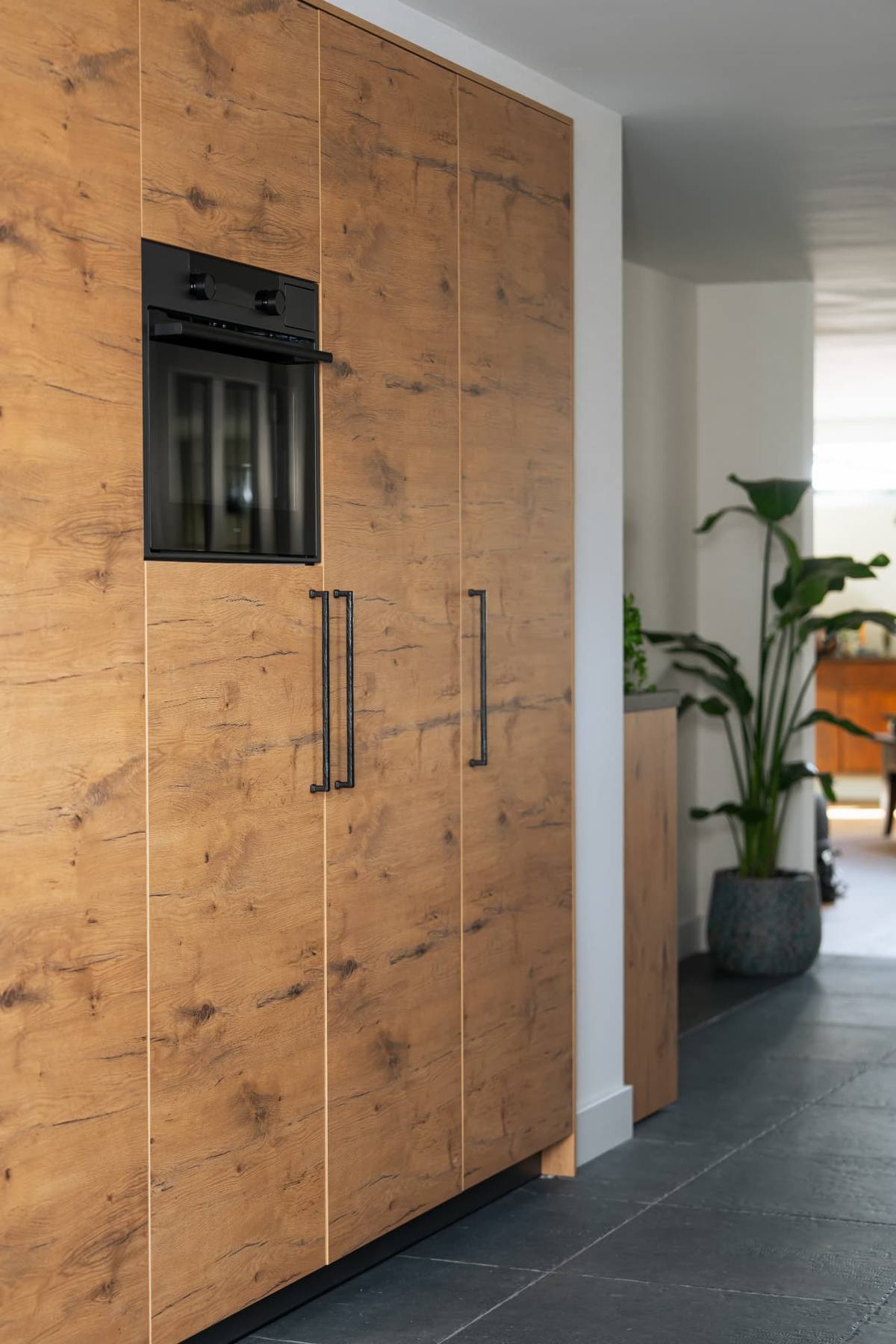 Eiken kastell & Arden blue suede - steel fornuis - boeken nis — beeld 3