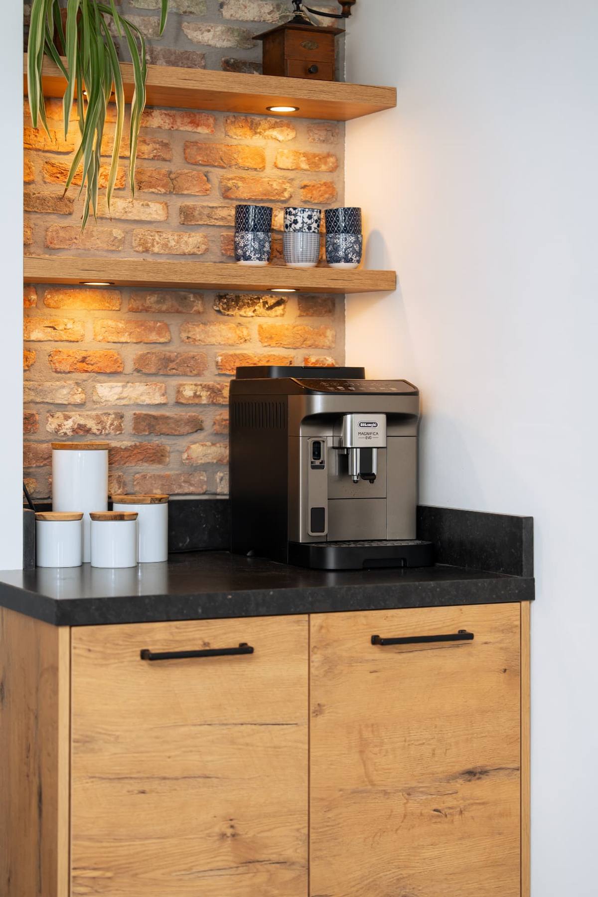 Eiken kastell & Arden blue suede - steel fornuis - boeken nis — beeld 4
