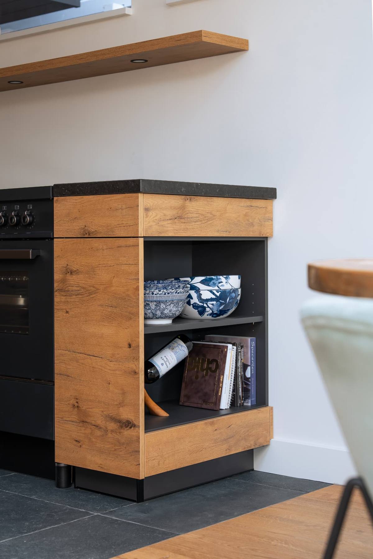 Eiken kastell & Arden blue suede - steel fornuis - boeken nis — beeld 6