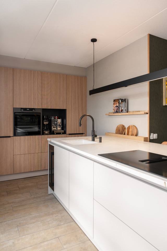 Verticale lijnen & Keramiek — foto 1
