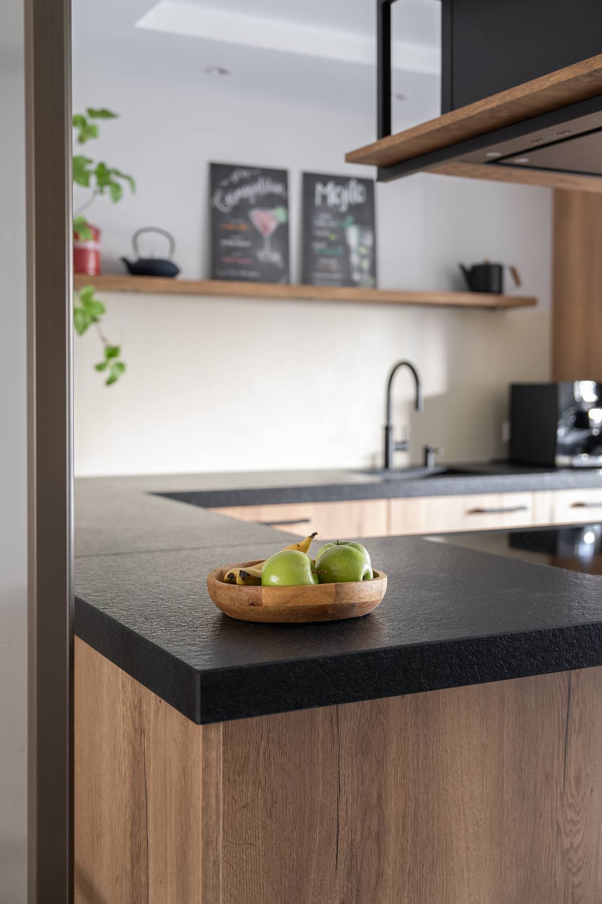 U-keuken - Industrieel - houtfineer en natuursteen — beeld 5