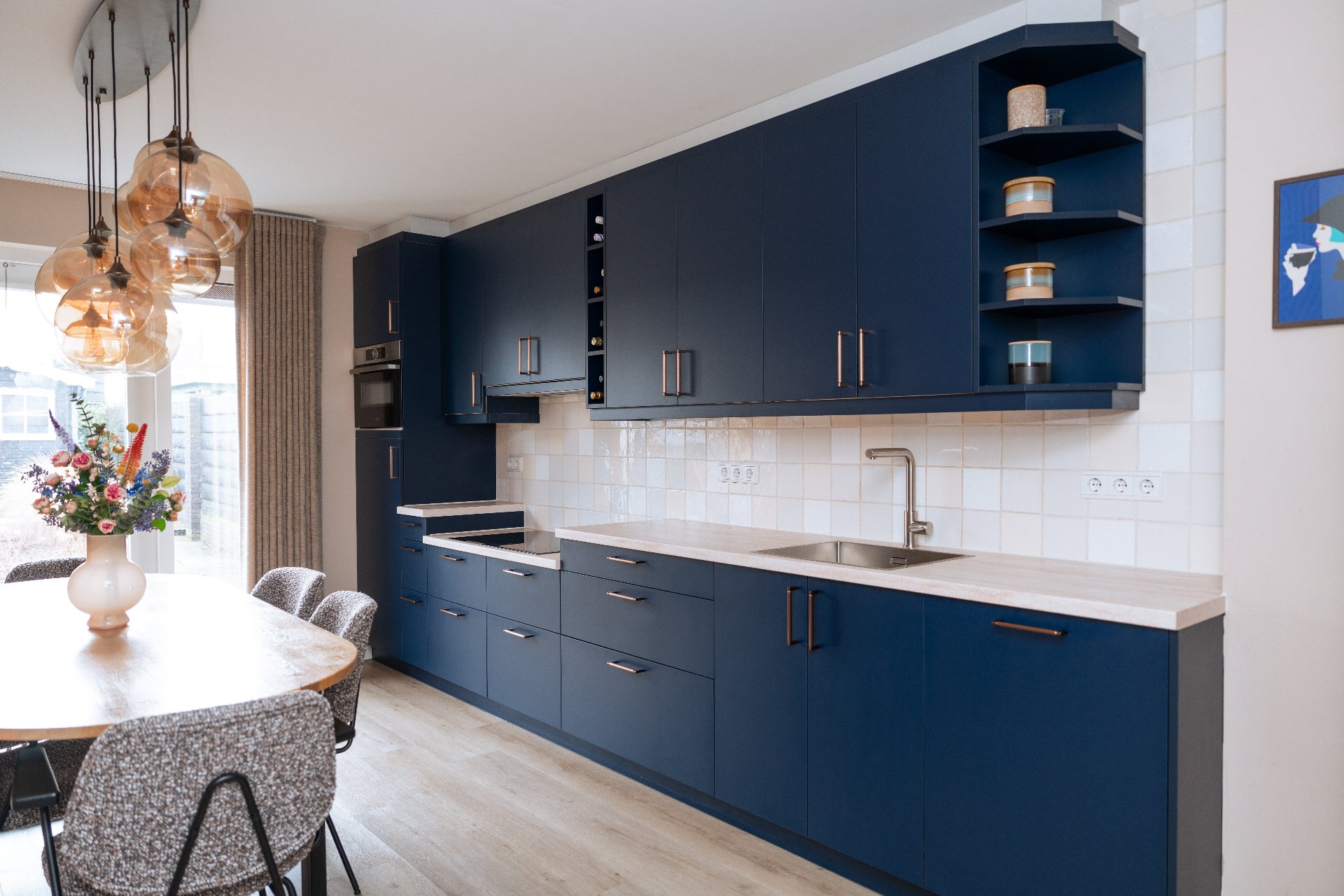 Renovatie keuken - Indigo blue & travertin