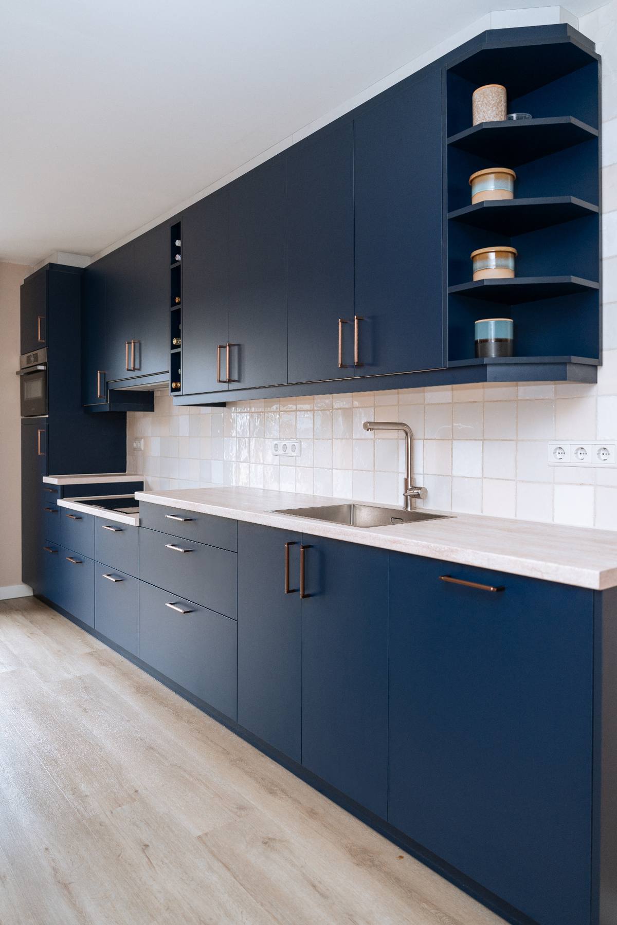 Renovatie keuken - Indigo blue & travertin — beeld 2