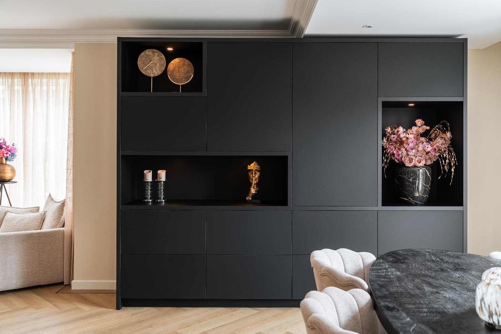 Wand kast - Mat zwart met haard & TV