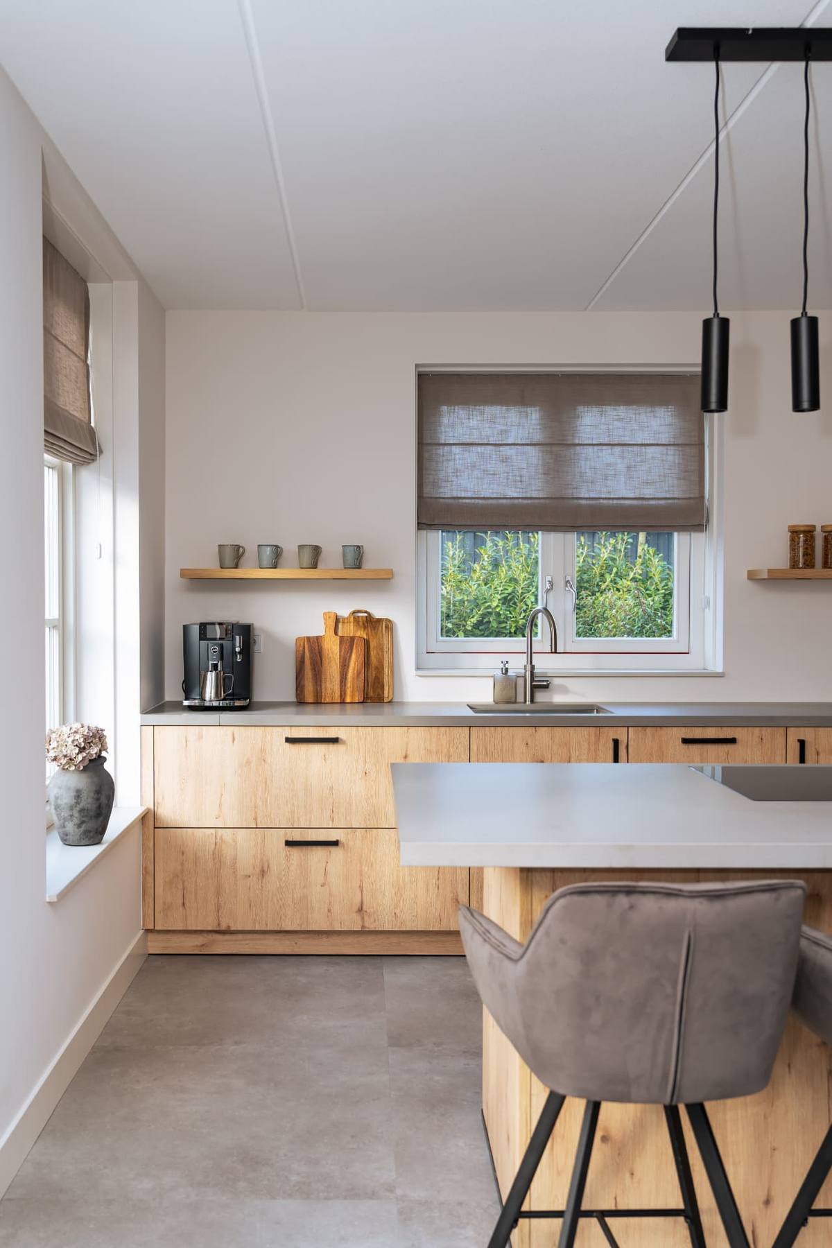Wild eiken & Smoked concrete velvet - met wijnklimaatkast — beeld 2